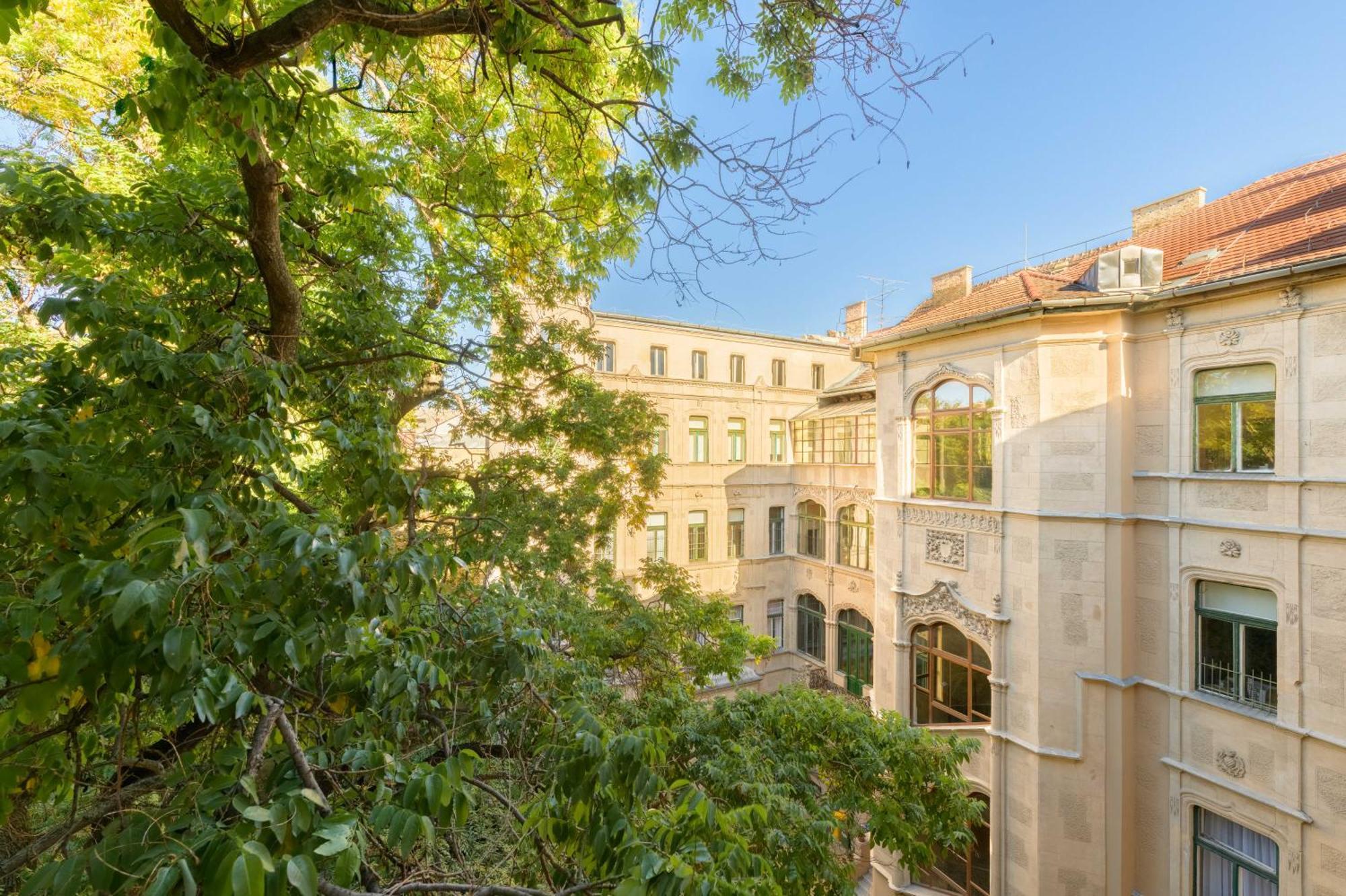 Apartament Millenium Spa-Heroes Budapeszt Zewnętrze zdjęcie