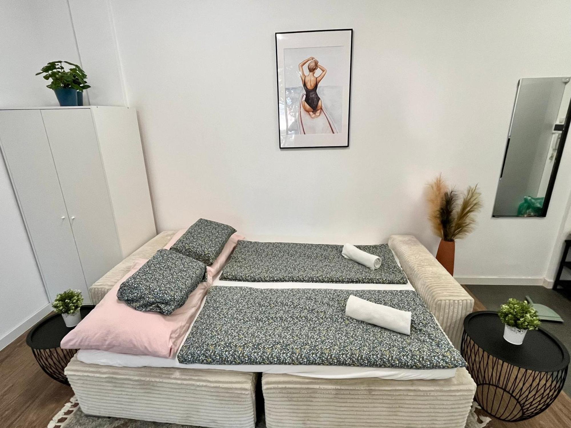 Apartament Millenium Spa-Heroes Budapeszt Zewnętrze zdjęcie